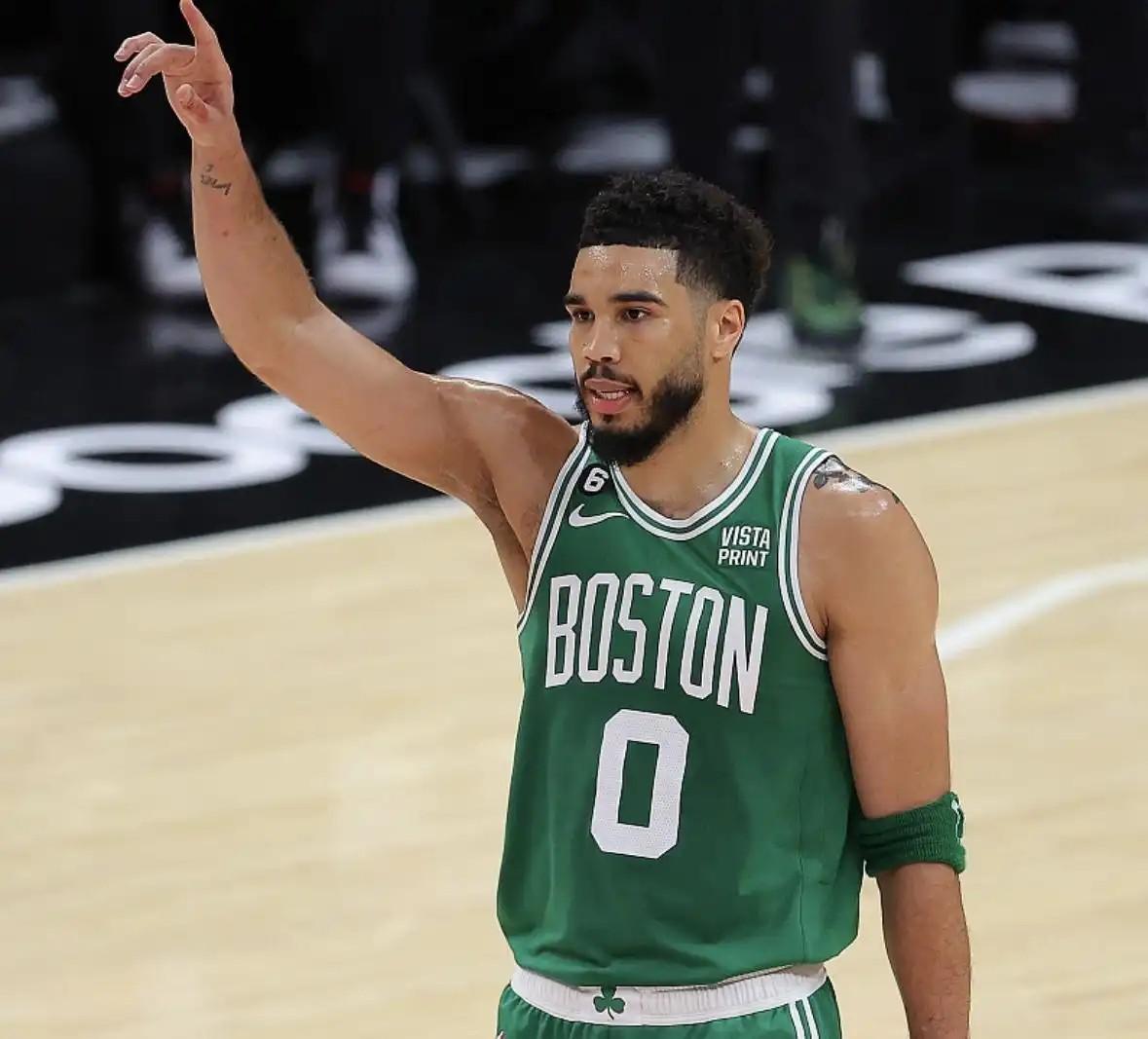 塔图姆狂砍老鹰分，状态爆棚迎来新赛季高光！